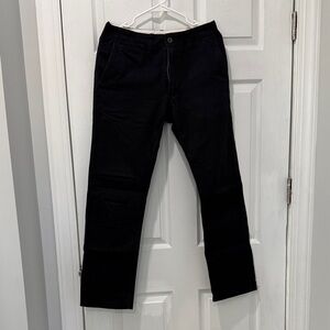 Uniqlo Men's Black Pants
Waist 30in
Inseam 29.5in